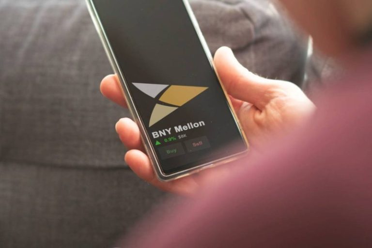 Crypto Market Update: BNY Mellon Moves Toward Tokenized Deposits for Institutional Clients